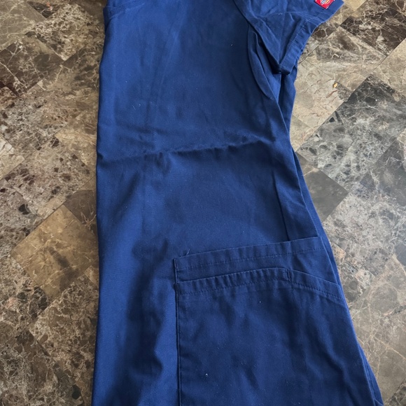 Scrub top - Picture 2 of 2